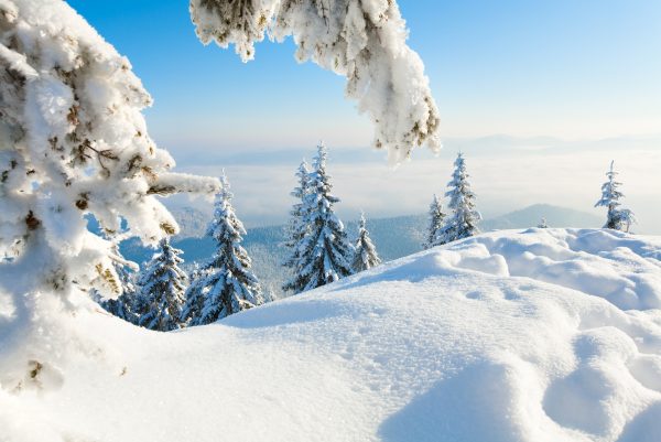 Schnee in den Bergen