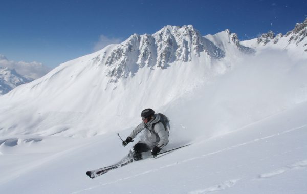 ski-fahren_slalomcarver-ski_kurvenradius-ski